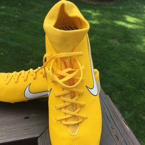 Nike men’s soccer cleat